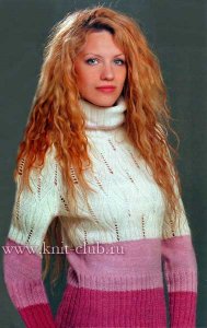 Вязаный женский свитер с листочками