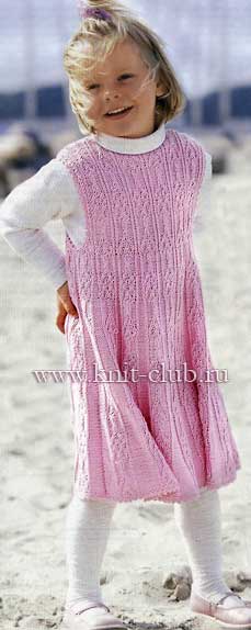Детское вязаное платье спицами
