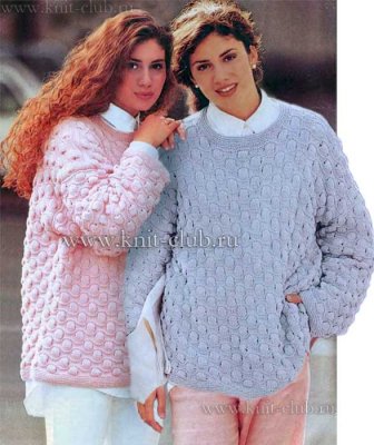 Два женских пуловера спицами. Оригинальный узор